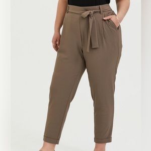 NWT Torrid Plus Taper Stretch Crepe High Rise Tie Front Pant Deep Taupe Cuffed